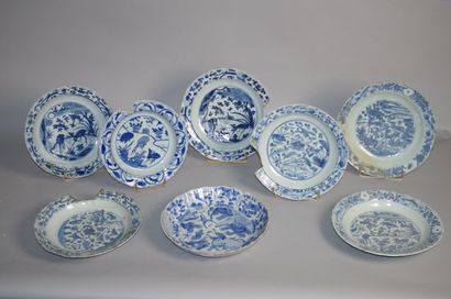 CHINE

Huit plats en porcelaine bleu blanc...