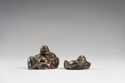 CHINE 

Lot en bronze, comprenant :

Quatre...
