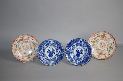 JAPON

Paire de plats en porcelaine bleu...