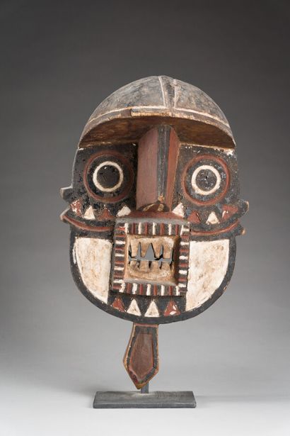 null AFRICA

Mask of a bearded man in polychrome painted wood

Height : 39 cm