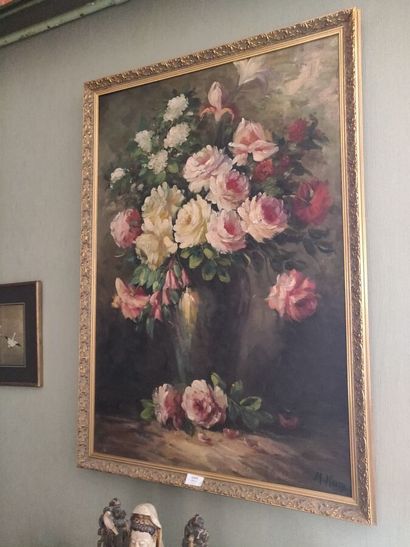 null Michael HARRY (XXe siècle)
Bouquet de fleurs
Huile sur toile, signée en bas...
