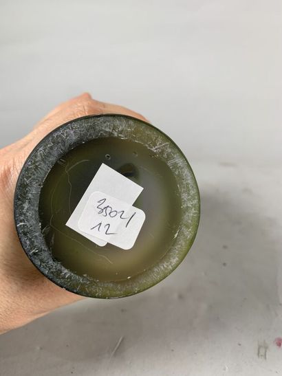 null 205. GALLÉ
Vase obus en verre multicouche vert jaune brun
dégagé à l'acide.
Signé...