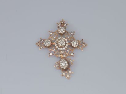 null 36. Suite of 3 crosses of Rouen in gold pierced with stylized foliage
set with...