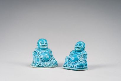 null 28. CHINE
Paire de Budai formant porte-baguettes d'encens en
biscuit émaillé...