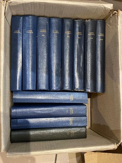 null SCIENCES-POLITIQUES. 
Set of four cartons comprising approximately 80 volumes...