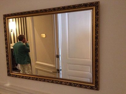 null Miroir en bois doré à décor feuillagé

69 x 98 cm


