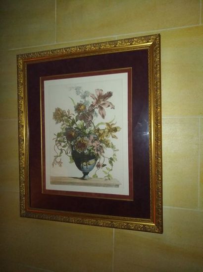 null 3 gravures en couleurs « Bouquet de fleurs ».

53 x 41 cm.

