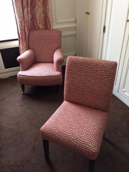 null Chauffeuse et chaise, tissu quadrillé rouge.

