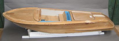 null Grande maquette artisanale de canot RIVA. Aquarama en cours de réalisation....