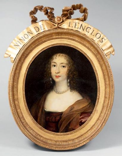 École FRANÇAISE vers 1700 
Portrait de Ninon de L'Enclos
Toile ovale (rentoilée).
53...