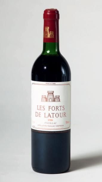 null 1 Caisse Les forts de Latour, Médoc 1986, 12 Bouteilles.