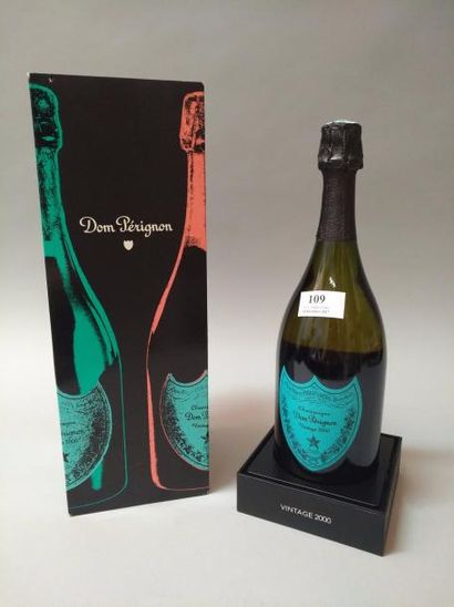 null Une bouteille CHAMPAGNE DOM PERIGNON Moët et Chandon 2000 Collection HOMMAGE...