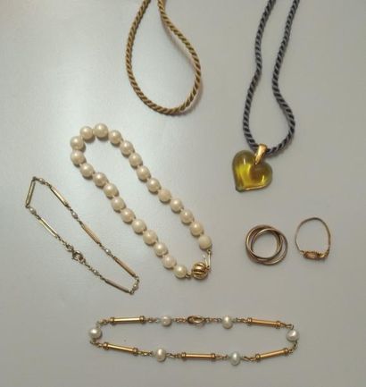 null Petit ensemble de bijoux or jaune 18K (750°/00, dont: - un bracelet or gris...