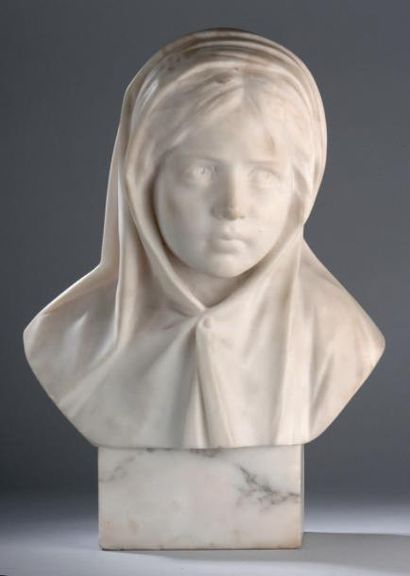 Gabriele BESLI (1857-1922) «Jeune fille au foulard»
Buste en marbre blanc.
Fin du...