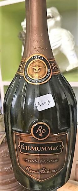 null 2 bouteilles CHAMPAGNE MUMM cuvée "RENE LALOU" 1979 Etiquettes et collerettes...