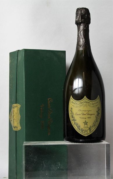 null 1 bouteille CHAMPAGNE DOM PERIGNON 1993 Coffret.