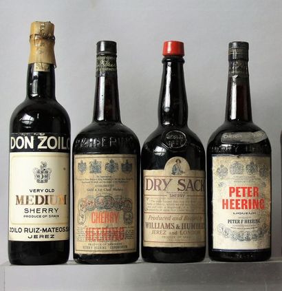 null LOT DE 4 BOUTEILLES DE SHERRY DIVERS DES ANNEES 60 - 70 : 2 bouteilles PETER...