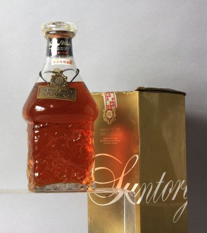 null 1CARAFFE WHISKY SUNTORY "EXCELLENCE" Bouteille des années 70 Niveau légèrement...