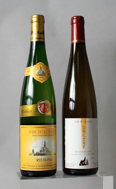 null 12 bouteilles VINS DIVERS D'ALSACE DES CAVES DE HUNAWIHR 2011 6 bouteilles RIESLING...