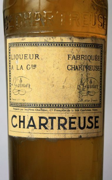 null 1 bouteille CHARTREUSE JAUNE PERIODE 1941 à 1951