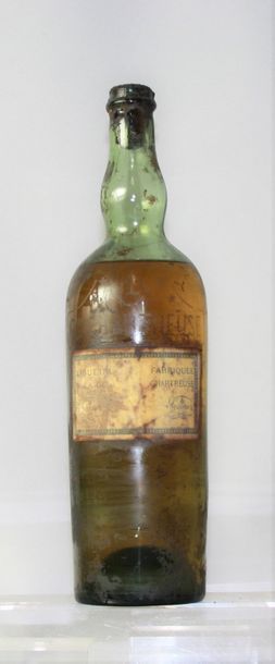 null 1 bouteille de 1 L. CHARTREUSE JAUNE PERIODE 1878 à 1903 Etiquette tachée, niveau...