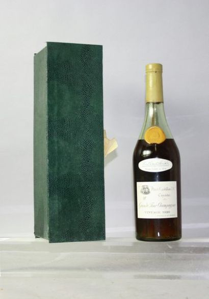 null 1 flacon COGNAC Grande fine Champagne - Pinet Castillon 1920 Coffret d'origine....