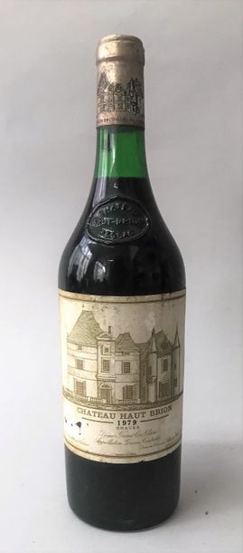 null 1 bouteille CHÂTEAU HAUT BRION 1er GCC - Pessac Léognan 1979
Etiquette tach...