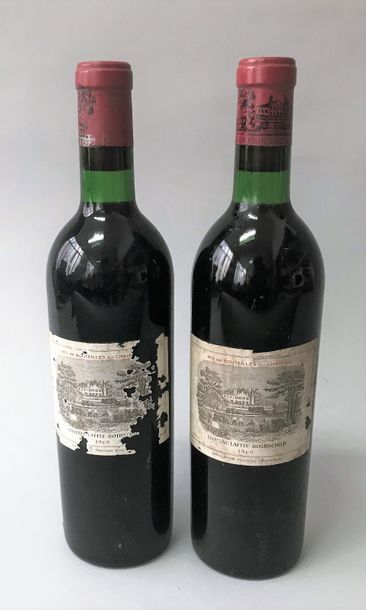 null 2 bouteilles CHÂTEAU LAFITE ROTHSCHILD 1er GCC - Pauillac 1969
Etiquettes tachées...