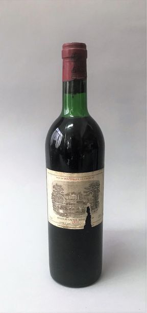 null 1 bouteille CHÂTEAU LAFITE ROTHSCHILD 1er GCC - Pauillac 1973
 Etiquette tachée...
