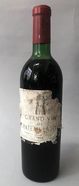 null 1 bouteille CHÂTEAU LATOUR 1er GCC - Pauillac 1968
 Etiquette tachée déchirée,...