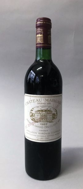 null 1 bouteille CHÂTEAU MARGAUX 1er GCC - Margaux 1982
 Etiquette légérement ma...