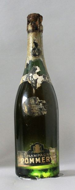 null 5 bouteilles CHAMPAGNE POMMERY 1953 Niveaux sont bas, belle couleur.
 LOT VENDU...