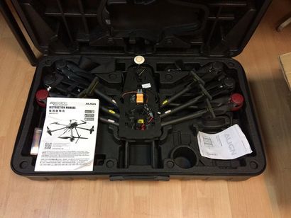 null Drone ALIGNG M690 L dans sa fly case, on y joint un carton de pièces comprenant...