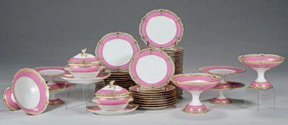 PARIS Service à dessert en porcelaine à décor en camaïeu rose et or, comprenant:...