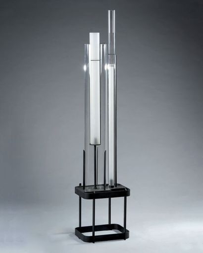 Carlo Moretti (1934-2008) 
Sculpture lumineuse de la série «Drima» à corps en métal...