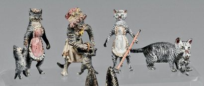 BRONZE DE VIENNE Famille de chats
Quatre pièces en métal peint.
Hauteur: 5 cm
Provenance:...
