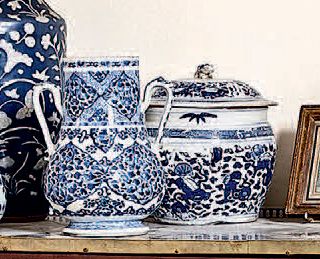 CHINE Pot couvert à décor en camaïeu bleu.
XVIIIe siècle.
Hauteur: 23 cm