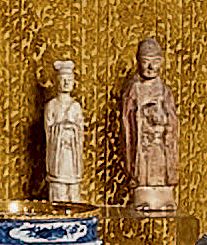 CHINE Deux statuettes de personnages en terre cuite.
Époque Tang.
Hauteur: 25 cm