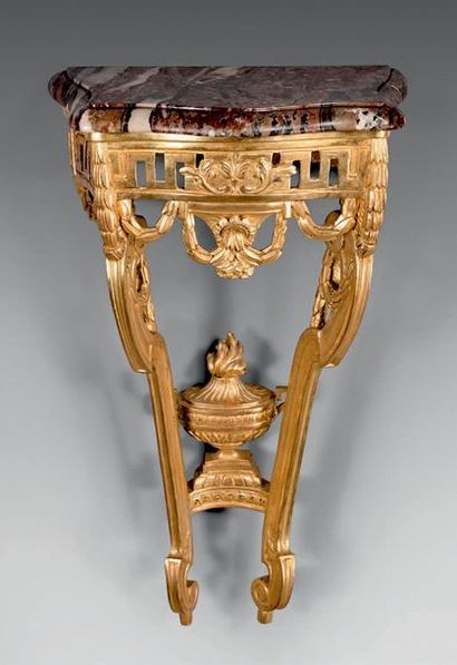 null Console d'applique en bois redoré à ceinture ajourée sculptée de grecques et...