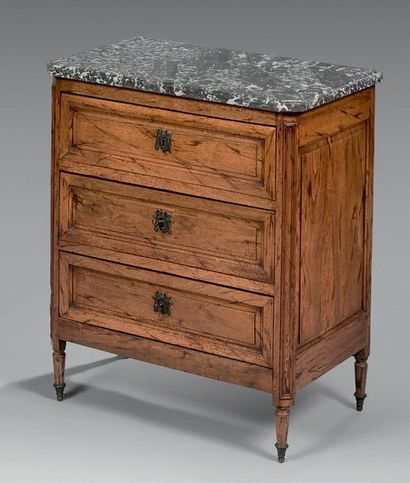 null Small molded walnut chest of drawers with three drawers.
Stiles, small spinning...