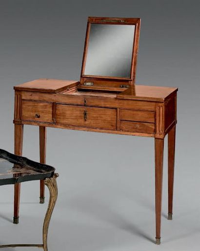 null Mahogany veneer vanity unit with a three-part tray that opens with two drawers...