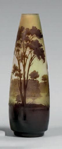 Émile GALLÉ (1846-1904) (Établissements) 
Elongated ovoid vase. Industrial print...