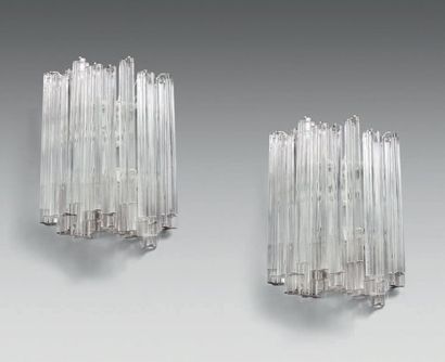 MURANO Pair of white lacquered metal sconces and translucent glass.
Height: 43 cm...