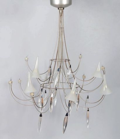 Maison BACCARAT Chandelier model "Plumes" with twelve metal lights and glass tulip.
(Accidents...