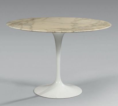Eero Saarinen (1910-1961) 
Dining table model "Tulip", circular top in white veined...