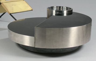 Mario SABOT éditeur Table basse en acier inoxydable, aluminium et mélaminé noir,...