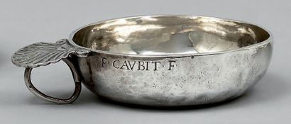 null Tasse à vin en argent uni, marqué «F. Cavbit. F».
L'appui pouce anneau en forme...