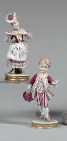 null Paire de statuettes en porcelaine polychrome de Saxe représentant un couple...