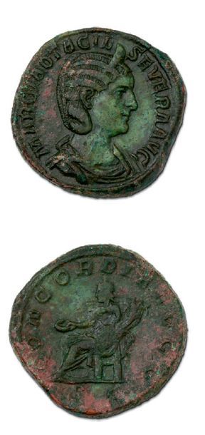 null OTACILIA SEVERA, épouse de Philippe Ier Sesterce (245-247).
Son buste diadémé...