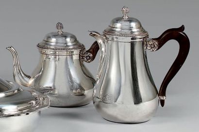 null Théière et cafetière en argent uni 950 millièmes de forme balustre à fond plat,...